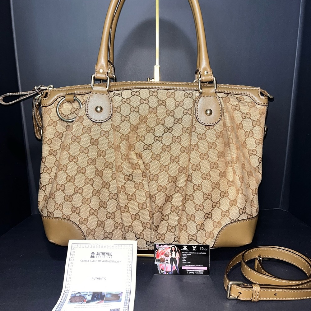 ❌❌SOLD❌❌ Gucci Tan and Brown Signature Tote
